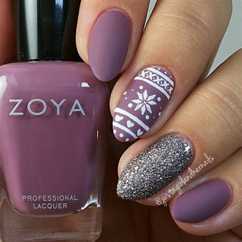 37 Perfect Winter Nails For The Holiday Season Eazy Glam