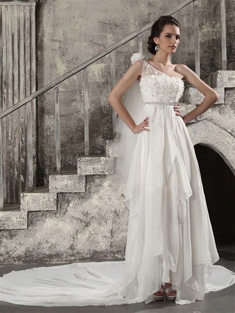 Beautiful And Relaxed Beach Wedding Dresses Weddingomania Online