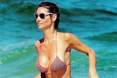 6 Hot Sexy Paula Morales Bikini Pics