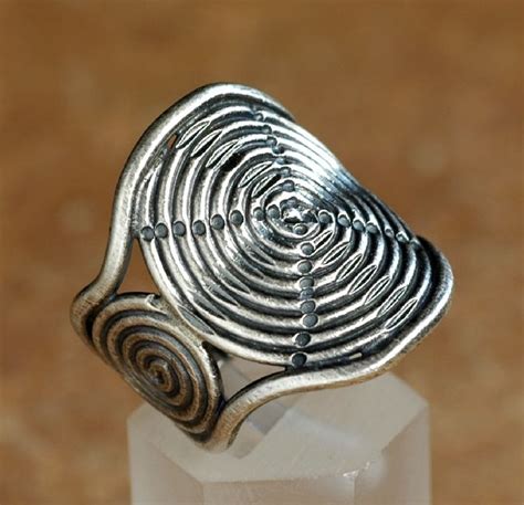 Eleganter Silberring Mit Spirale Afrikasia De