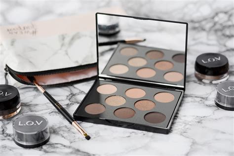 Review L O V CODE NUDE The Eyebrow Collection Puderperlen