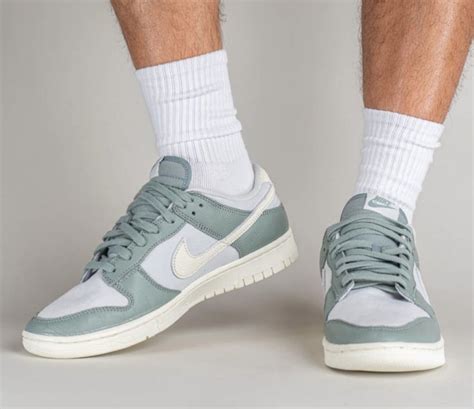 Dunk Low Mica Green Men S Fashion Footwear Sneakers On Carousell