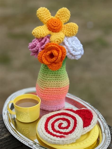 Amigurumi Flowers And Vase • Green Fox Farms Designs