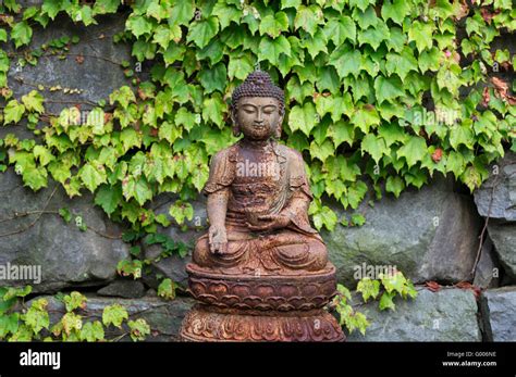 Bronze Buddha Statue Stock Photo - Alamy