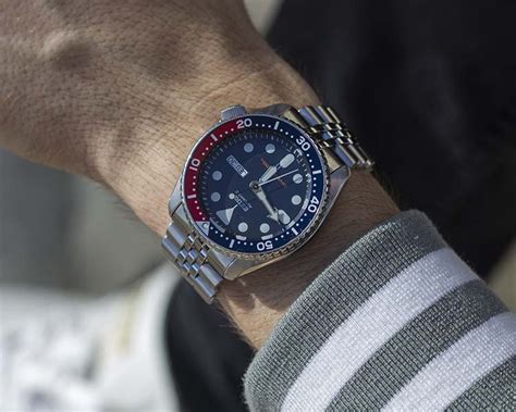 In Depth Review Of The Seiko Skx K Pepsi Bezel Jubilee Bracelet