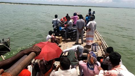 পাবনা থেকে শিলাইদহ নৌকায় পারাপার নৌকায় করে পদ্মা নদী পার হয়ে পাবনা