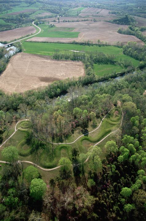 Art The Serpent Mound Annenberg Learner