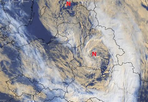 Wichura W Polsce Spowodowa A Zniszczenia Wiatr Przekroczy Km H