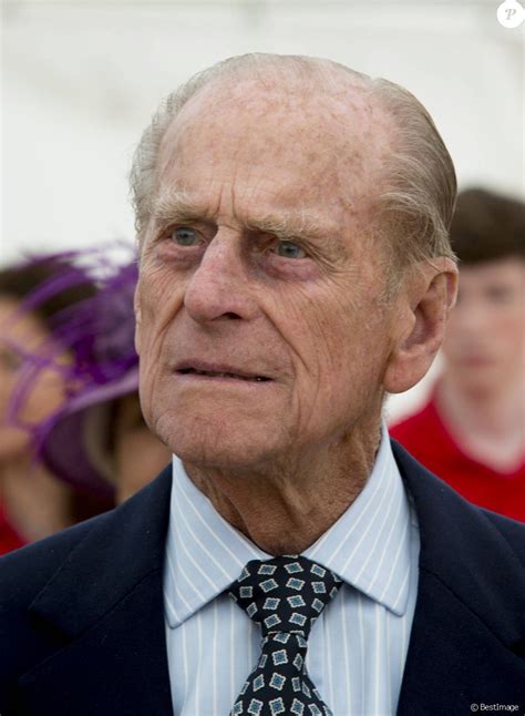 Le Prince Philip Duc D Edimbourg La Reine Elisabeth D Angleterre Et