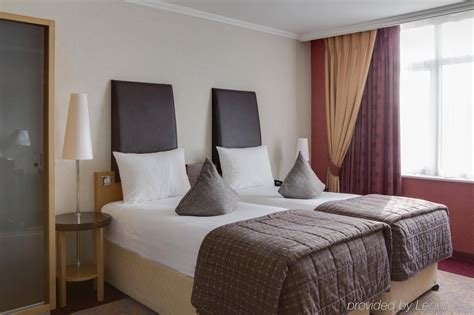 Jurys Inn Oxford | Reserve Your Hotel, Self-Catering, or Bed and ...