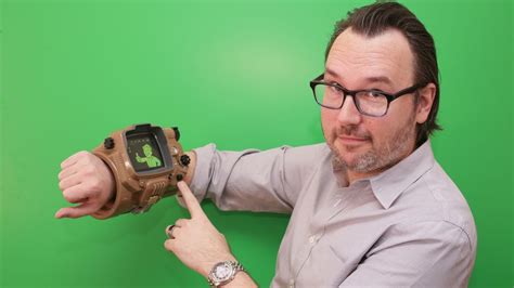 Fallout 4: Pip-Boy Edition unboxed (pictures) - CNET