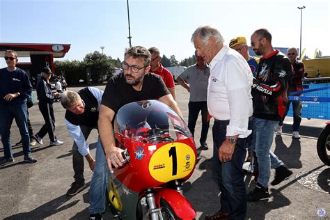 Giacomo Agostini Festeggia Anni Nella Riders Land