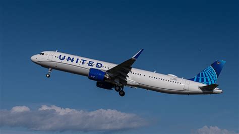 United Airlines Airbus A321neo Returns To Chicago Amid Engine Failure