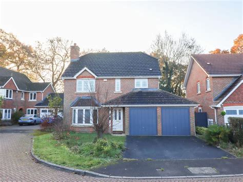 4 Bed Detached House For Sale In Rasset Mead Crookham Village Fleet