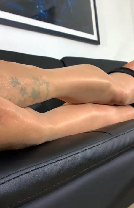 Sexy MILF In Pantyhose 4k Pantyhose Her Beautiful Feet The Prettiest Amateur Feet Around