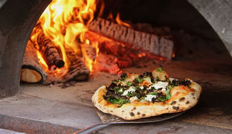 What is Wood Fired Pizza: A Guide to the Traditional Italian Delicacy ...