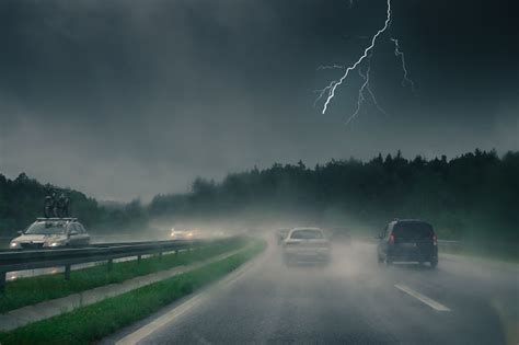 Top 5 Must-Visit Places During a Lightning Storm: Stay Safe and Enjoy the Show! - Hunter Games Magazine