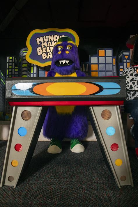 The Last Chuck E Cheese Animatronic Band In The World Los Angeles Times