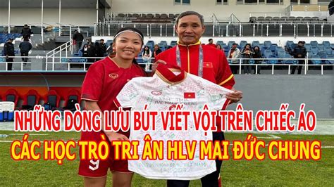 Những dòng lưu bút viết vội trên chiếc áo của các học trò để tri ân