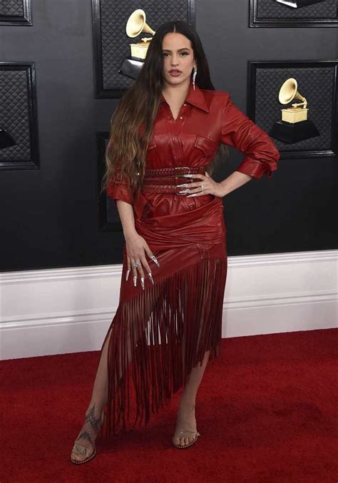 Rosalía Triunfa Dentro Y Fuera Del Escenario De Los Grammy Con Tres