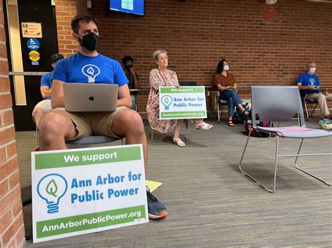 Ann Arbor Officials Draw Applause For 10 1 Vote On 459k Public Power