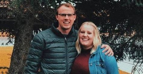 Homem gay se casa mulher hétero e casal revela como será a vida a dois