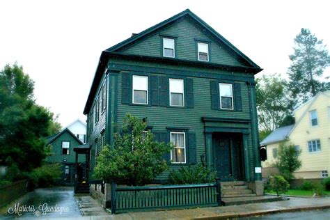 Zensible Mama A Spine Tingling Tour Of Lizzie Bordens Historic House