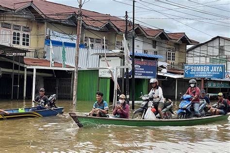 Tiga Pekan Banjir Puluhan Ribu Rumah Di Sintang Kalbar Terendam