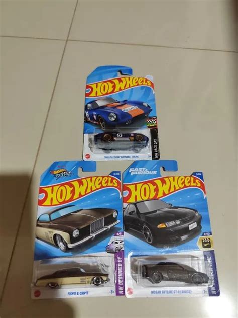 Hot Wheels Pack 3 miniaturas Hobbies e coleções Roseira de São Sebastião São José dos