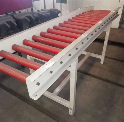 Mild Steel 3m MS Roller Conveyor Capacity 100 Kg Feet Roller