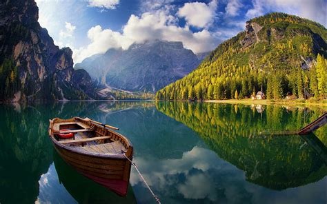 Pragser Wildsee veya Braies Gölü Prags ta Bir Göldür lago di braies