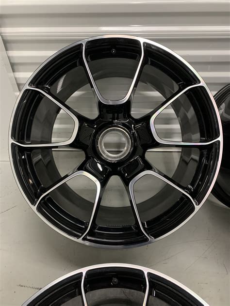 20 21 PORSCHE 992 Turbo S Exclusive Design Center Lock Wheels