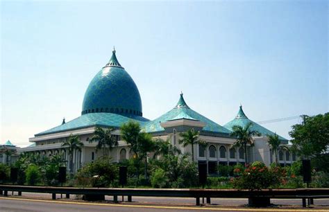 Daftar Masjid Terbesar Di Indonesia Tokopedia Blog