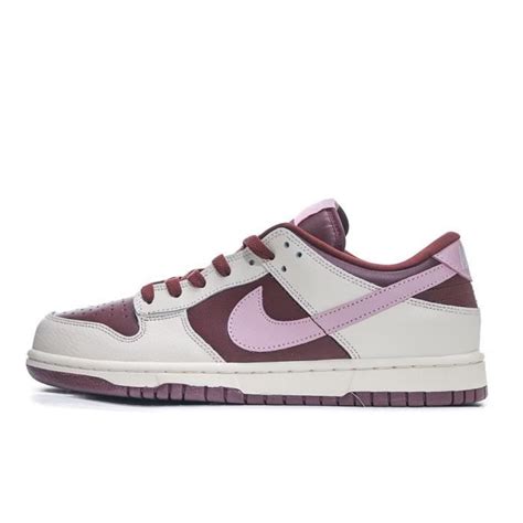 Baskets Dunnks Low Night Maroon And Medium Soft Pink Chaussures Pour