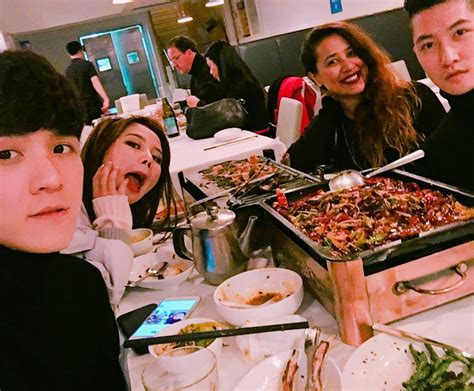 Bất chấp sự phản đối của fan anh trai quốc dân Ngô Đại Vỹ vẫn hạnh phúc bên bạn gái hot girl