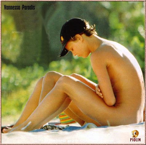 Naked Ванесса Паради Added by jyvvincent