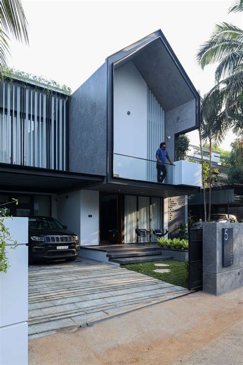 Dappled House By Muaz Rahman Architects