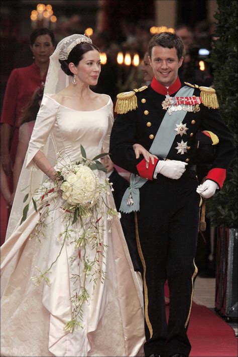 Kate Middleton Grace Kelly Letizia Despagne Les Robes De Mariée