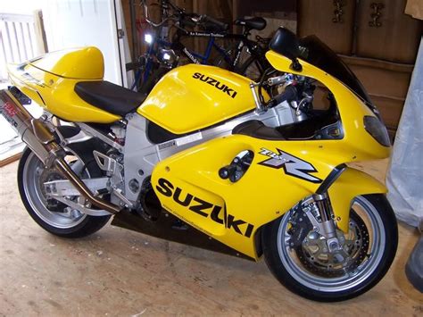 2001 Suzuki TL 1000 R - Moto.ZombDrive.COM