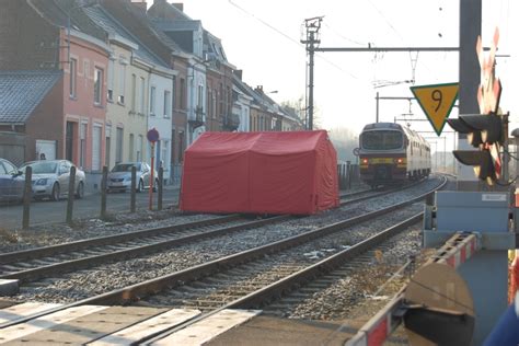 Une Dame Happée Par Un Train Lavenir