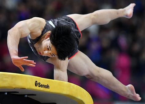 体操 谷川がnhk杯初優勝 前年の雪辱果たし世界切符 新エースへ名乗り 写真特集25 毎日新聞