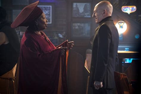 Star Trek: Why Doesn't Guinan Remember Picard? | Den of Geek