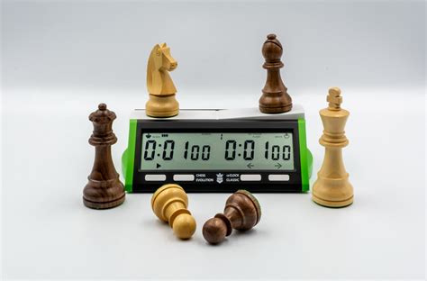 Ce Classic Clock Chess Evolution