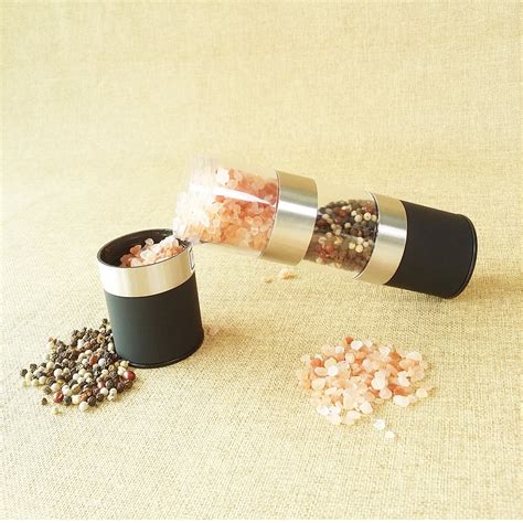 2 in 1 salt and pepper mill set