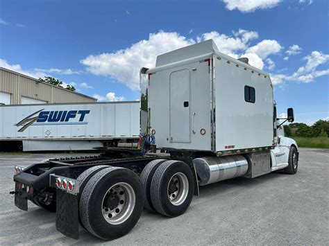 2013 Kenworth T660 With 132 Inch ARI Legacy II RDFS Sleeper 0916 ARI