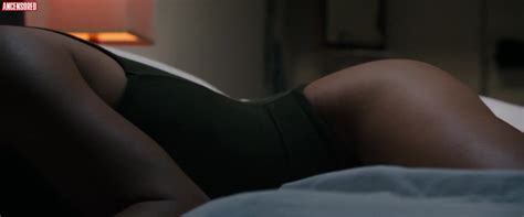 Paula Patton Nude Pics Seite 1