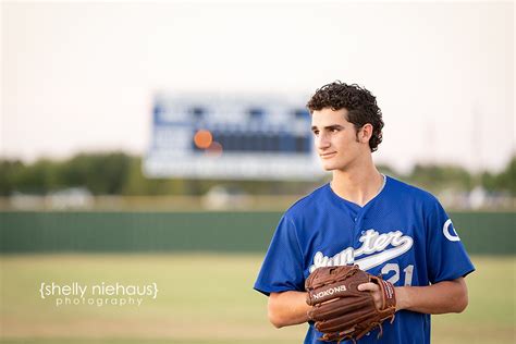 Gunter High School Senior Guy Portrait Session | Celina, TX