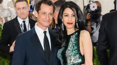 Huma Abedin Is Finally Leaving Her Loser Husband Anthony Weiner