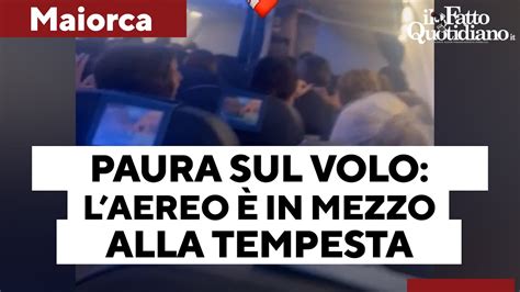 Paura sull aereo per Maiorca il volo è in mezzo alla tempesta con