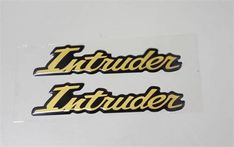 Adesivo Tampa Lateral Intruder Dourado Original Suzuki Parcelamento